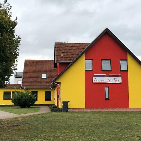 Pension ,,Vier Tore" Neubrandenburg Exterior foto